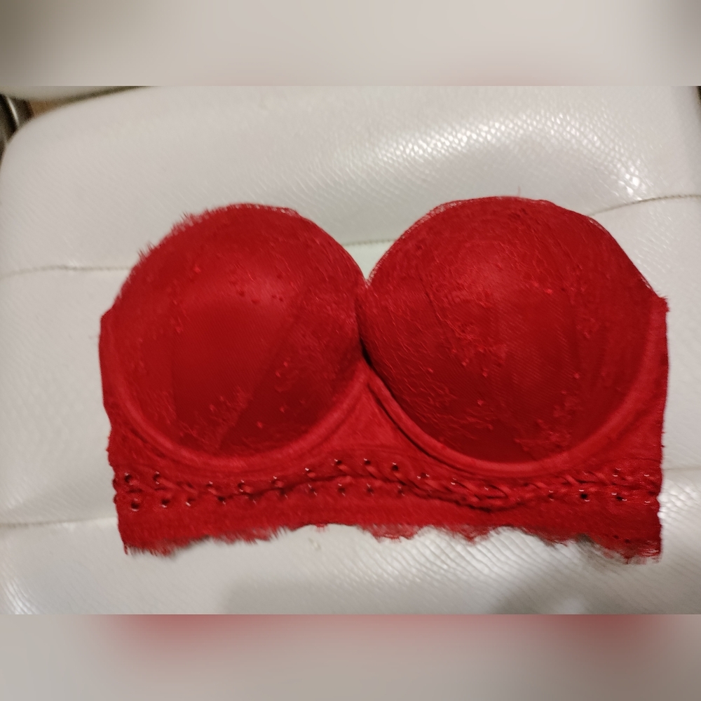EUC Victoria's Secret Body by Victoria Lined Demi/ Buste Double Bra sz 32DD ~RED